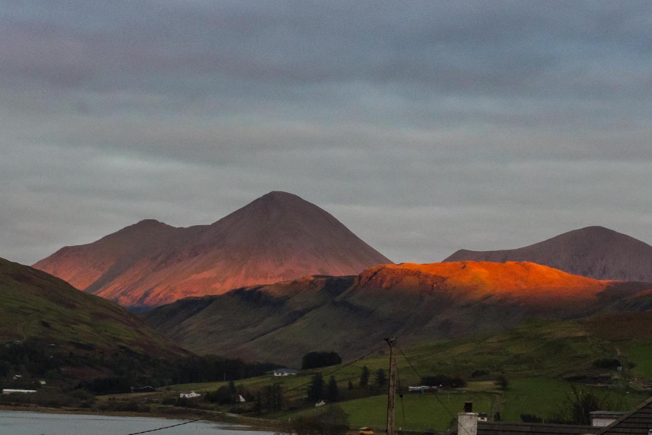 Luxury 4 Bedroom Cottage With Stunning Views Near Fairy Pools! Carbost  Exterior photo