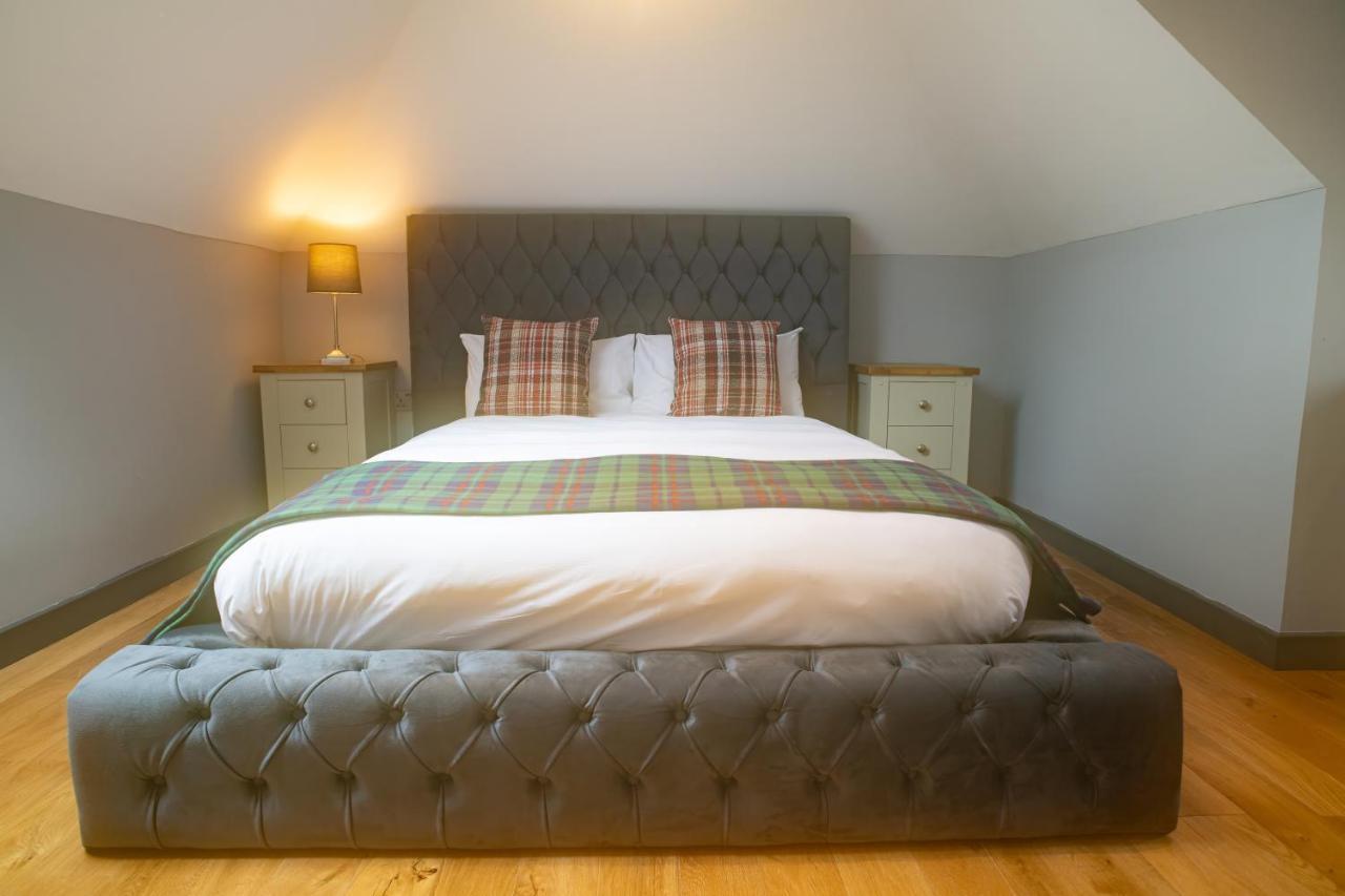 Luxury 4 Bedroom Cottage With Stunning Views Near Fairy Pools! Carbost  Exterior photo