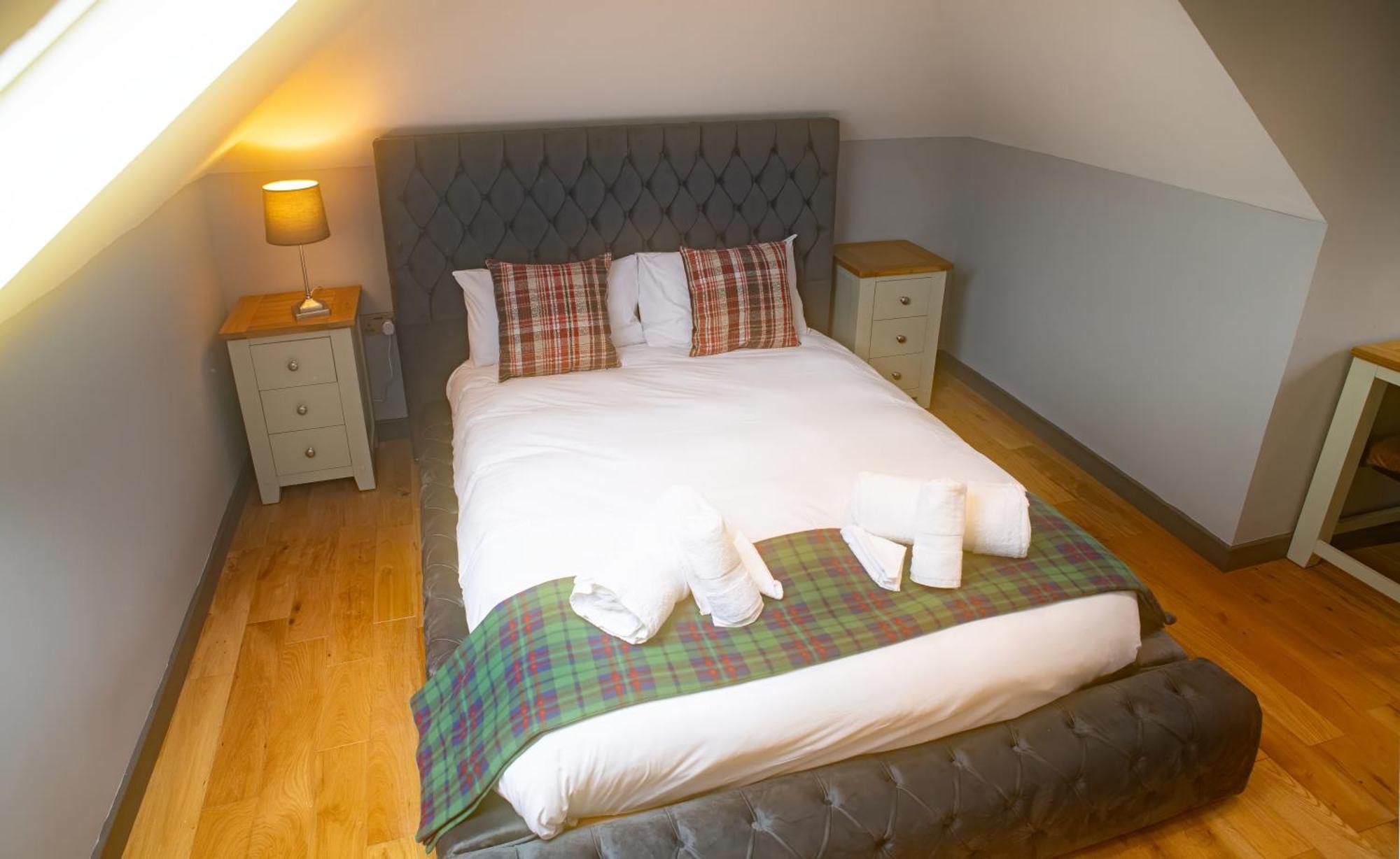 Luxury 4 Bedroom Cottage With Stunning Views Near Fairy Pools! Carbost  Exterior photo